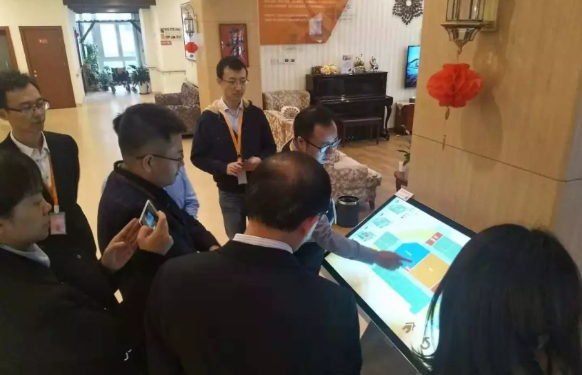 民政部社會(huì )福利中心蒞臨JoyDigit智能化樣板間(圖2)