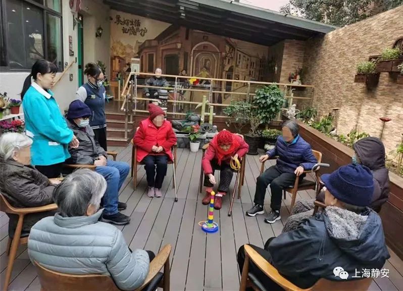 醫療、康復、生活照料……這些需求在家門(mén)口就能解決！靜安這里正打造“沒(méi)有圍墻的養老院”(圖1)