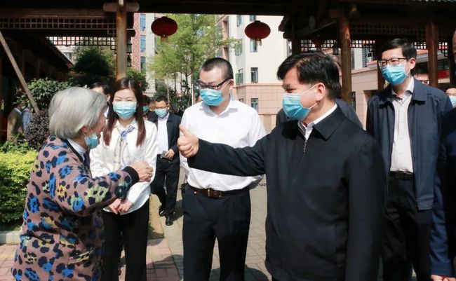 國家民政部李紀恒部長(cháng)一行蒞臨福州市國德老年康養中心視察(圖6)