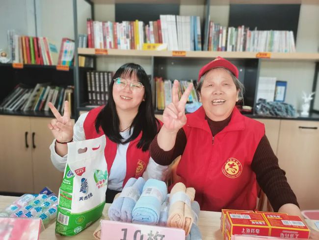 國家民政部李紀恒部長(cháng)一行蒞臨福州市國德老年康養中心視察(圖11)