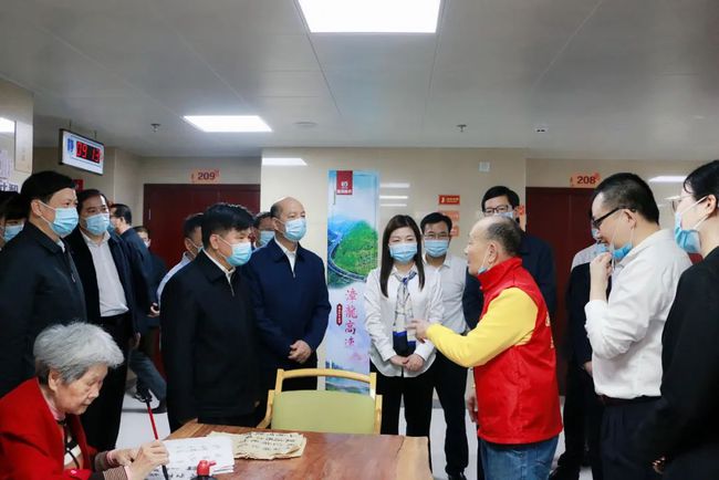 國家民政部李紀恒部長(cháng)一行蒞臨福州市國德老年康養中心視察(圖7)