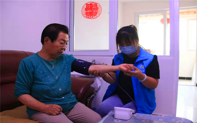 陜西定邊:智慧養老 服務(wù)到家(圖1) 陜西定邊:智慧養老 服務(wù)到家(圖1)